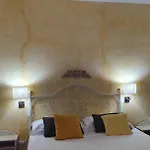 فيلة Petrara Acquacalda