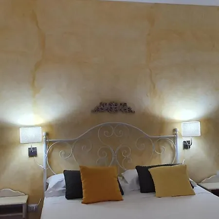 فيلة Petrara Acquacalda