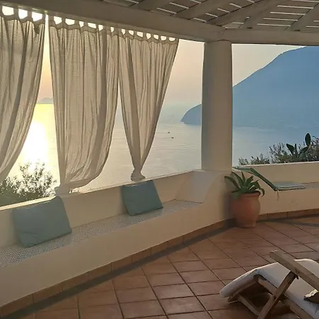Petrara فيلة Acquacalda