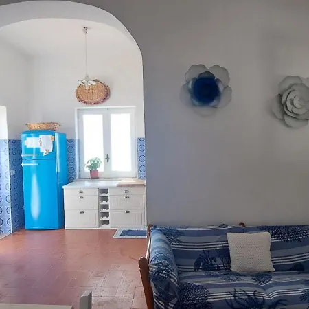 فيلة Petrara Acquacalda